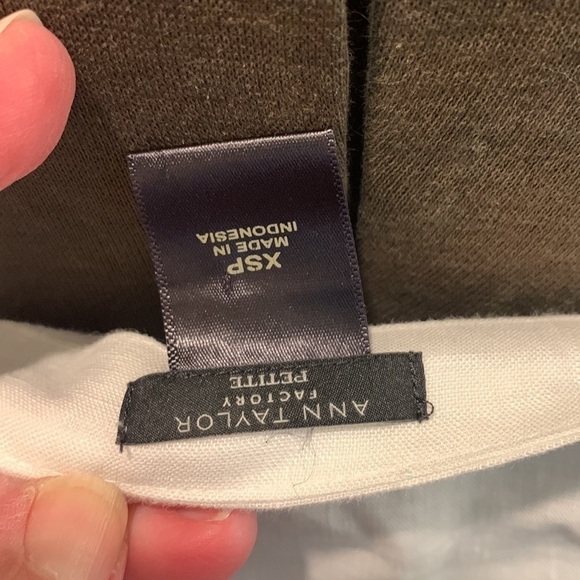 Ann Taylor 💯 linen white top. Wild West Whites. Summer linen size XSP. Petites - Picture 4 of 11